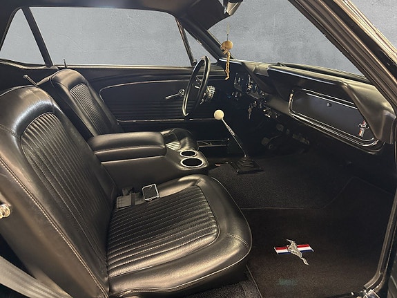 Ford Mustang 12 of 20