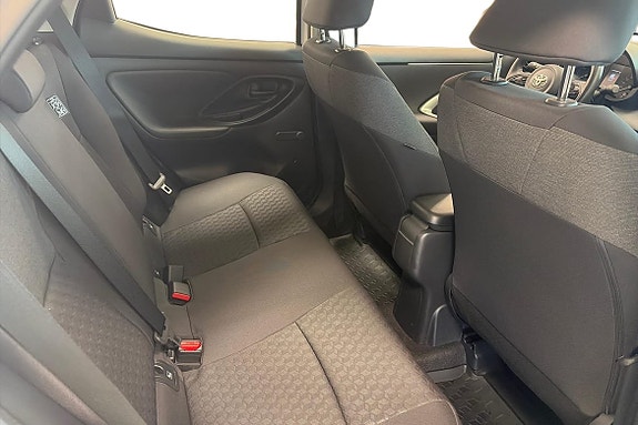 Toyota Yaris 7 of 10