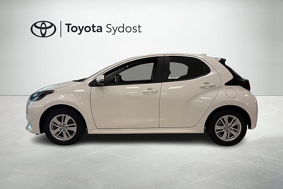 Toyota Yaris 3 of 5
