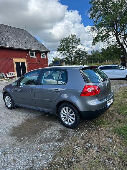 Volkswagen Golf V 6 of 6