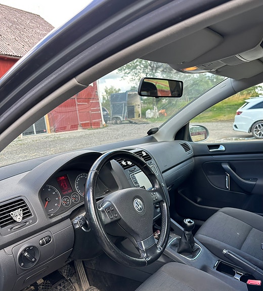 Volkswagen Golf V 3 of 6