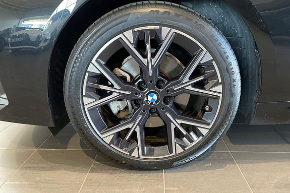 BMW 120 13 of 16