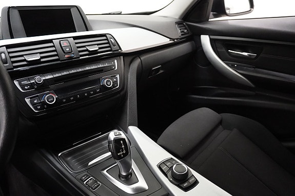BMW 320d 15 of 19