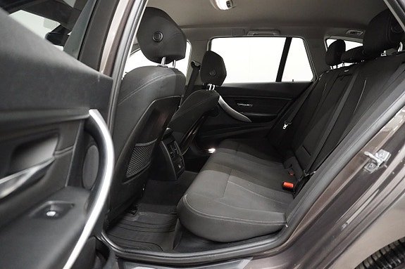 BMW 320d 13 of 19