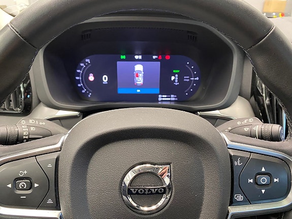 Volvo XC60 10 of 17