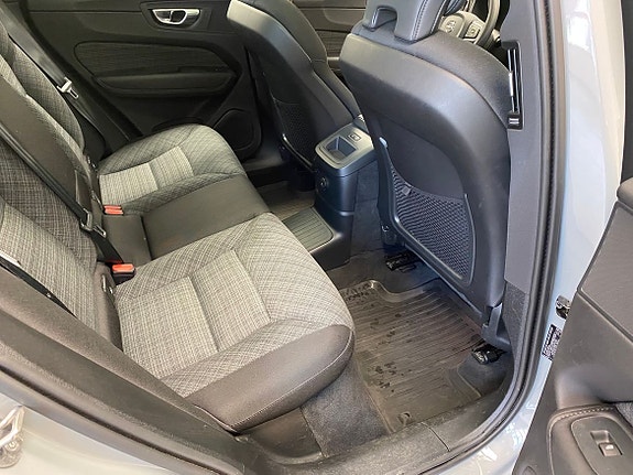 Volvo XC60 15 of 17
