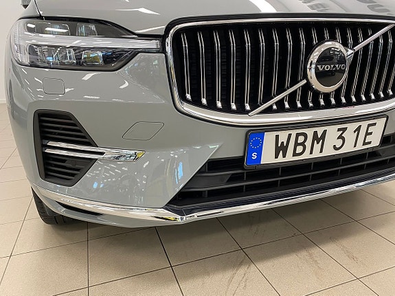 Volvo XC60 2 of 5