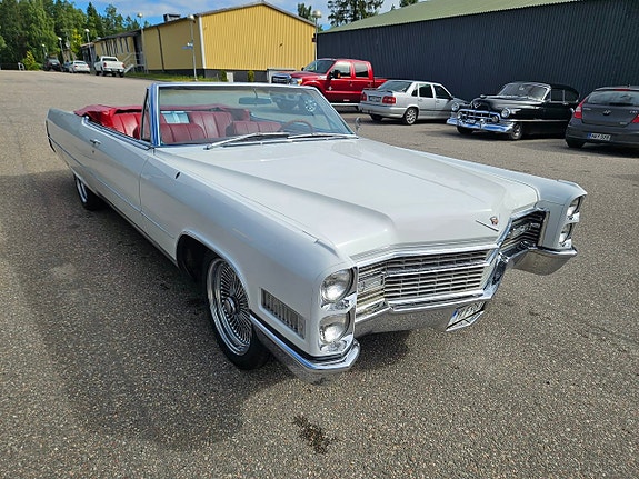 Cadillac Deville 3 of 15
