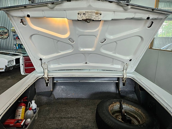 Cadillac Deville 15 of 15