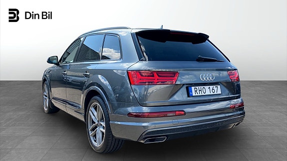 Audi Q7 3 of 5