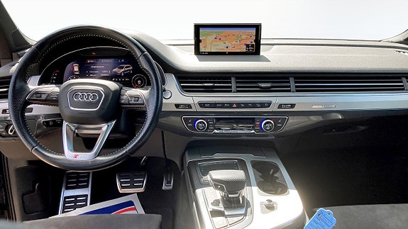 Audi Q7 10 of 12