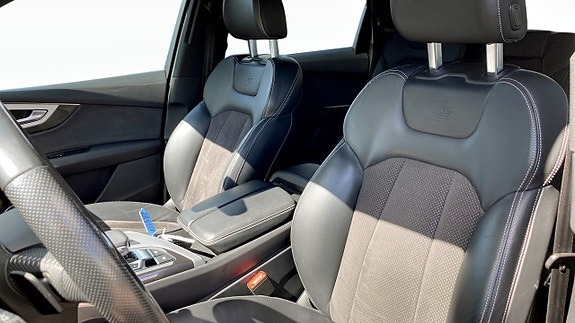 Audi Q7 8 of 12