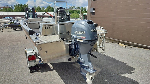 Buster M1 + Yamaha F40FETL, sötvattenkörd 70 timmar 2 of 5