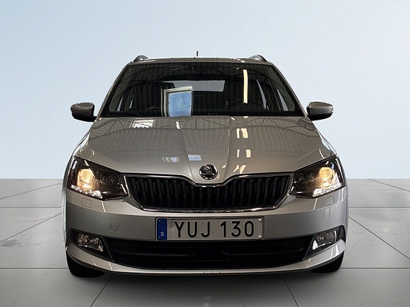 Skoda Fabia 2 of 5