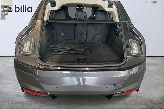 BMW iX 9 of 16