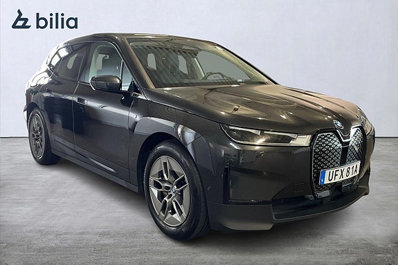 BMW iX 16 of 16