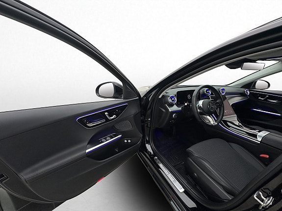 Mercedes-Benz C300 11 of 30