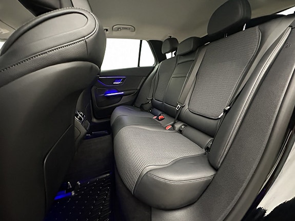 Mercedes-Benz C300 17 of 30