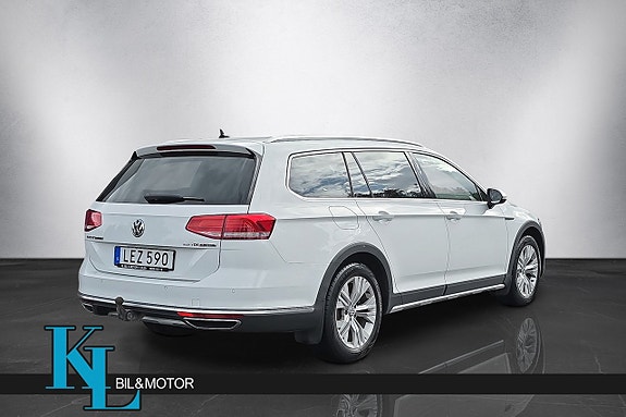 Volkswagen Passat Alltrack 4 of 5