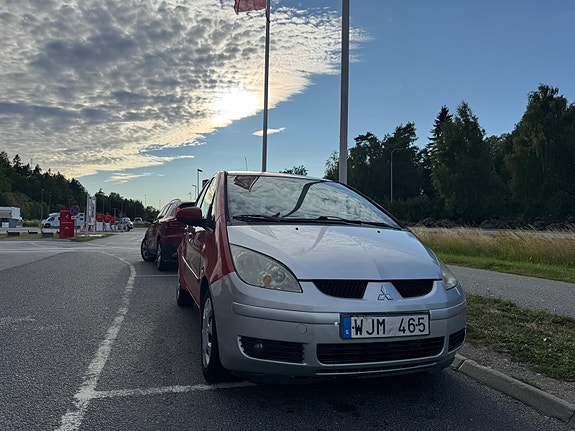 Mitsubishi Colt 4 of 4