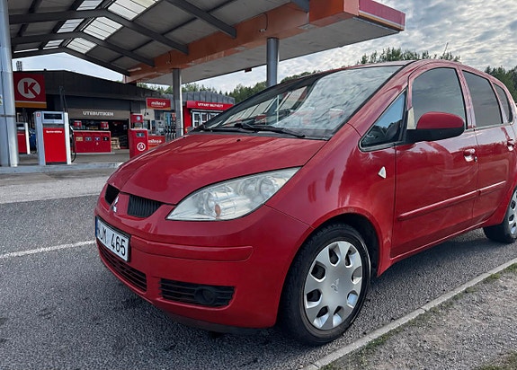 Mitsubishi Colt 2 of 5