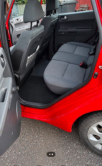 Mitsubishi Colt 4 of 5