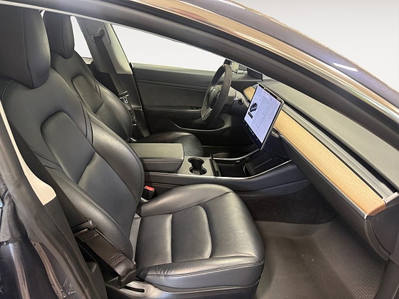 Tesla Model 3 14 of 21