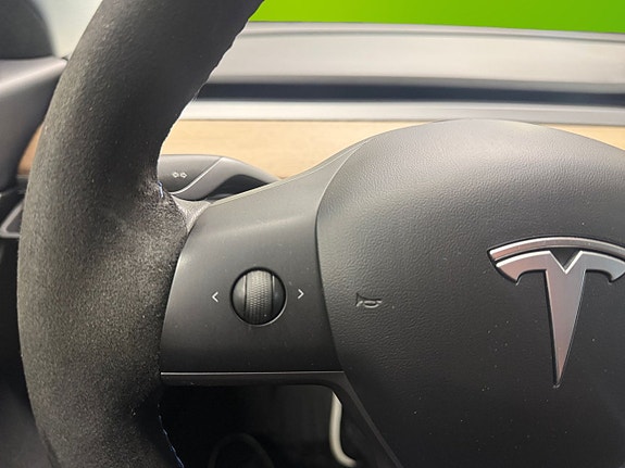 Tesla Model 3 18 of 21