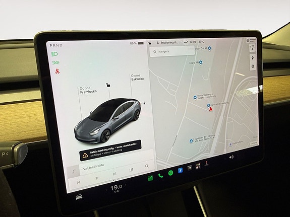 Tesla Model 3 15 of 21