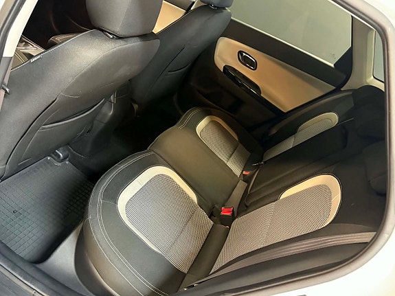 Kia Ceed 9 of 16