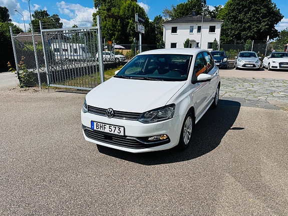 Volkswagen Polo 2 of 5