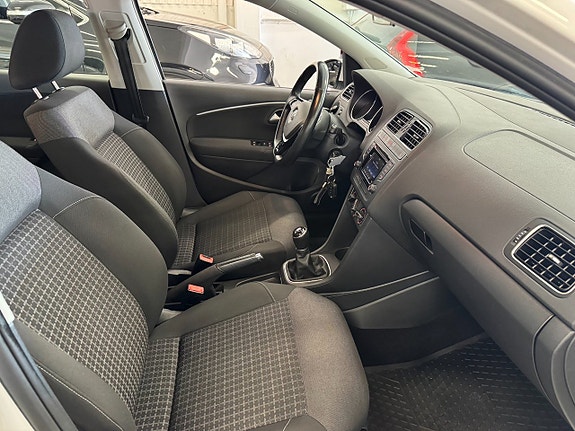 Volkswagen Polo 15 of 22