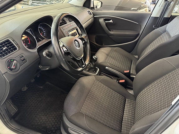 Volkswagen Polo 18 of 22