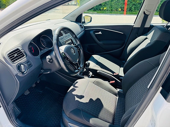 Volkswagen Polo 8 of 22