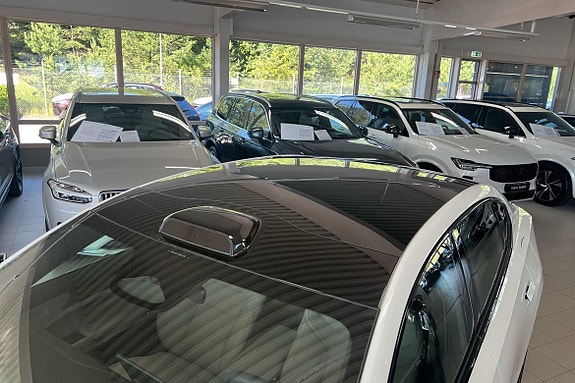 Volvo ES90 16 of 29