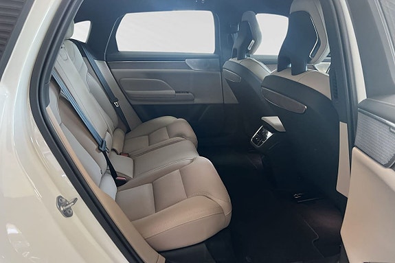 Volvo ES90 11 of 29
