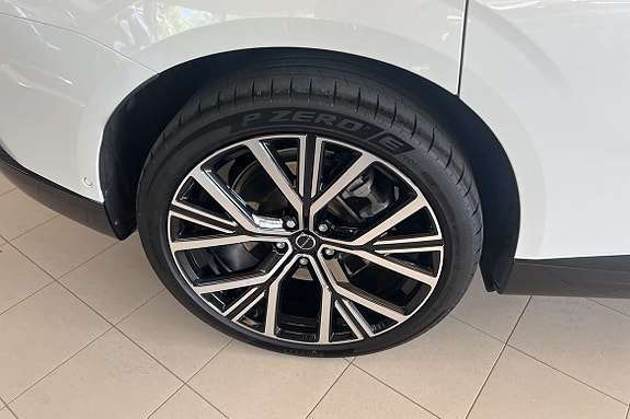 Volvo ES90 12 of 29