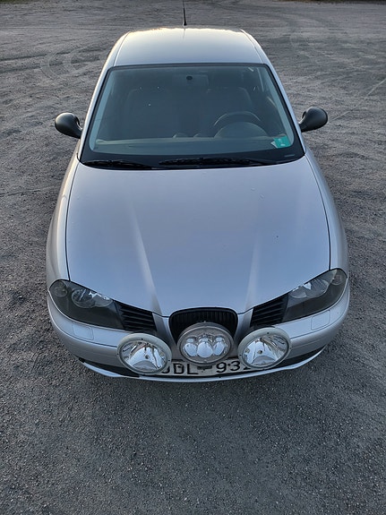 Seat Ibiza 2 of 5