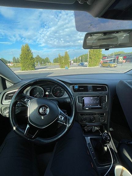 Volkswagen Golf VII 6 of 6