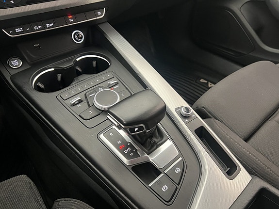 Audi A4 23 of 30