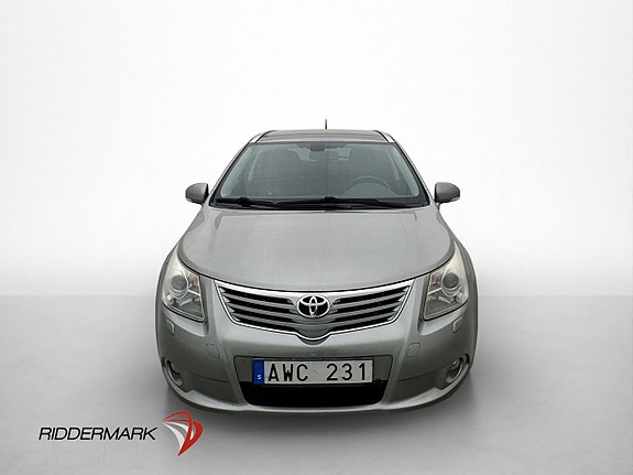 Toyota Avensis 2 of 5