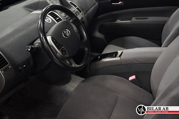 Toyota Prius 8 of 10