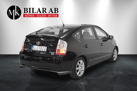Toyota Prius 7 of 10
