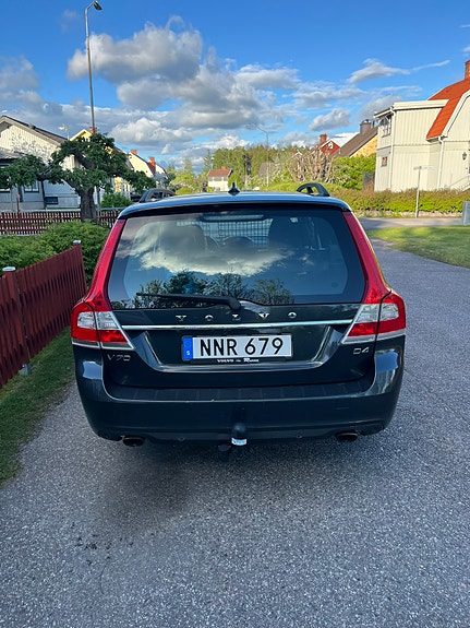 Volvo V70 3 of 5