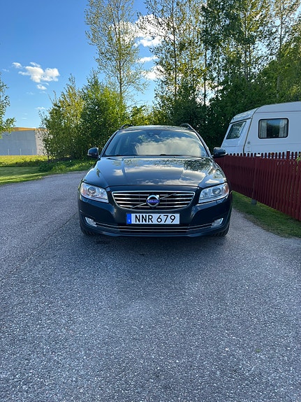 Volvo V70 4 of 5