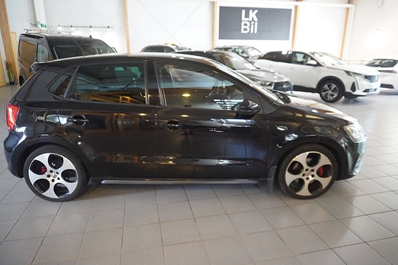 Volkswagen Polo 3 of 5