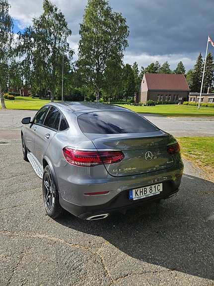 Mercedes-Benz GLC300 de 2 of 5