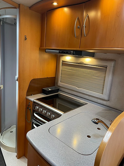 Frankia Luxury 820 9 of 11