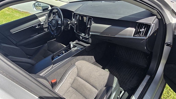 Volvo V90 8 of 12