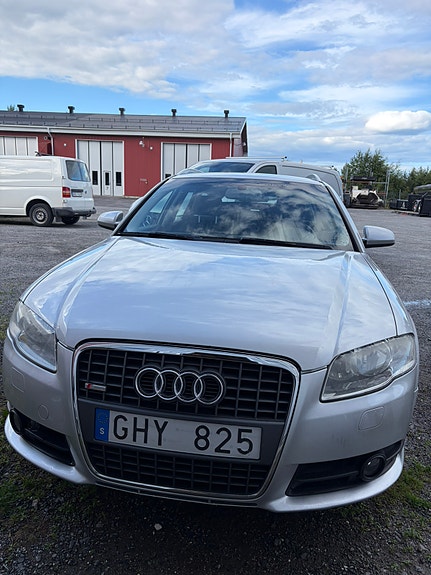 Audi A4 4 of 5